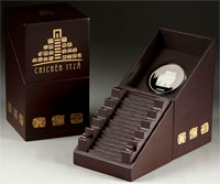 Estuche de pedestal con la moneda de plata de la colecci�n Chich�n Itz�, iglesia