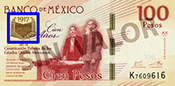 Señalización de la ubicación del elemento que cambia de color en el billete de 100 pesos de la familia F, conmemorativo de la Constitución de 1917