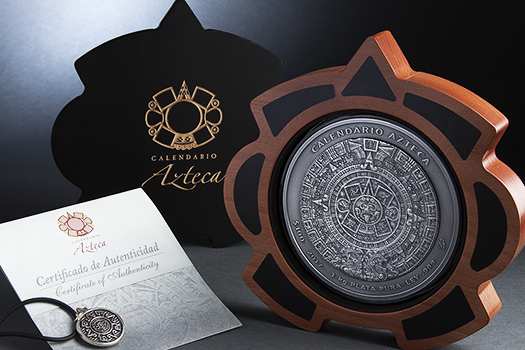 Estuche y certificado de autenticidad de la moneda de 1 kilogramo de plata en acabado antiguo del calendario azteca, d�cimo aniversario