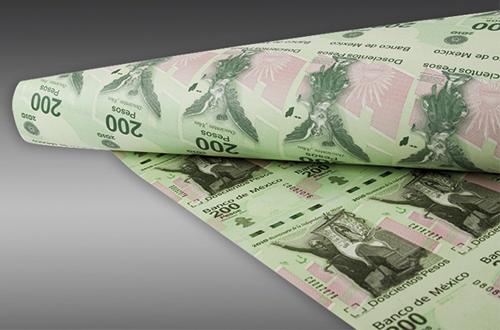 Hoja completa de billetes sin cortar de 200 pesos, conmemorativo de la independencia de M�xico, familia F